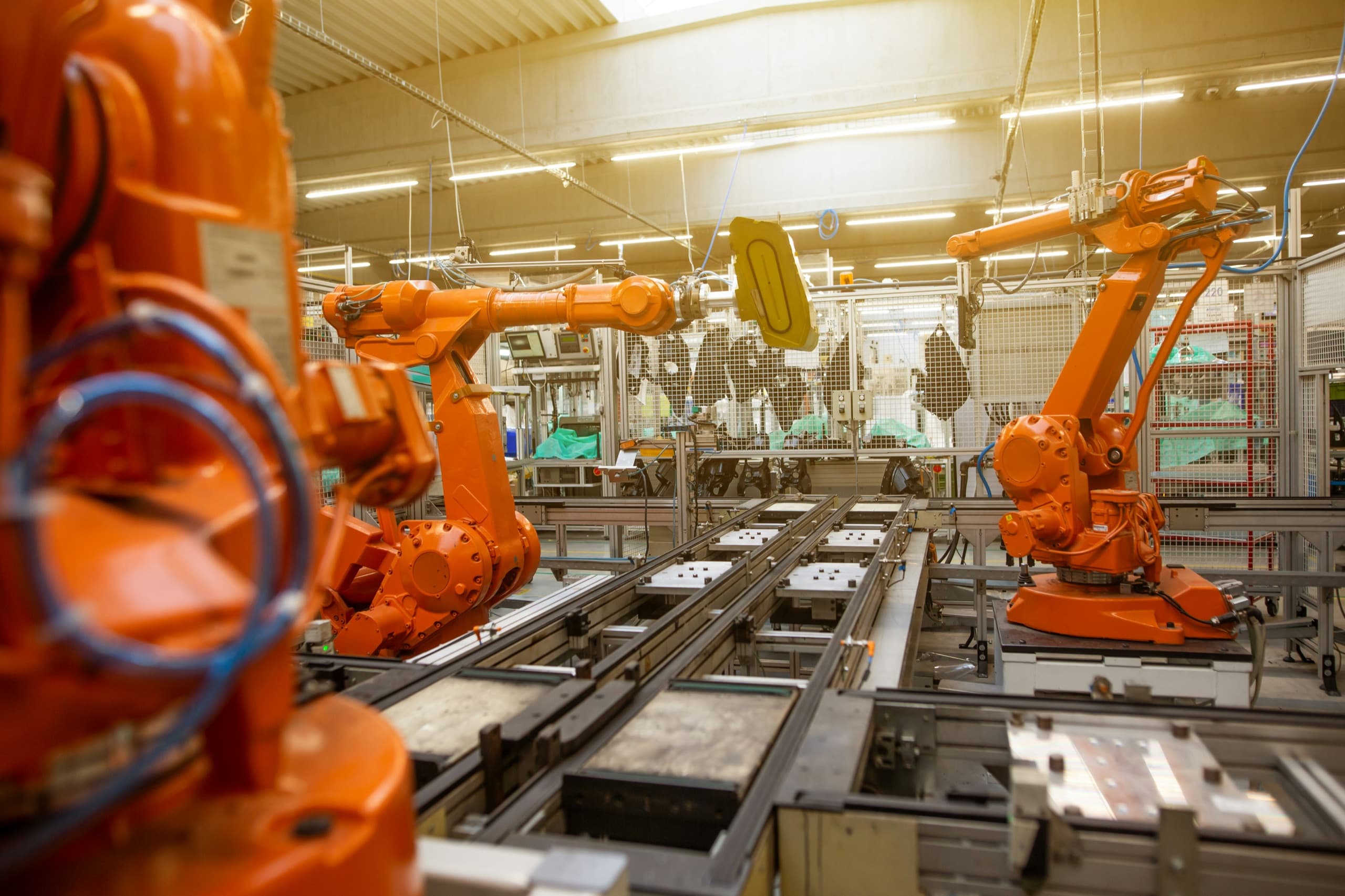 Linea di produzione con robot industriali